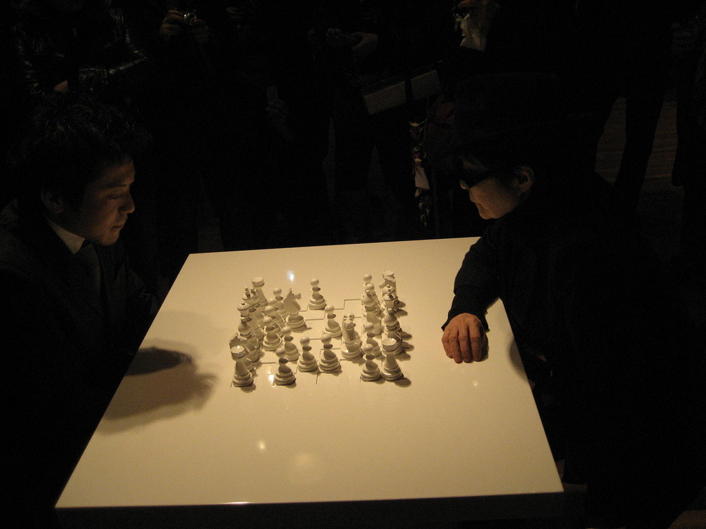 yoko-ono-ajedrez-blanco