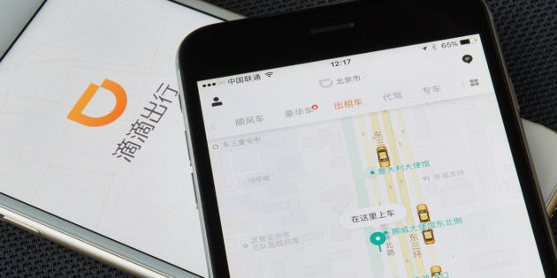 Booking invierte 500 millones de dólares en la app de taxis china Didi
