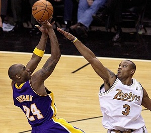 La app Kobe Bryant News and Stats te mantiene al día sobre la actividad del jugador de los Lakers