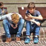 TikTok triplicó en tiempo de uso a WhatsApp entre los menores españoles en 2022