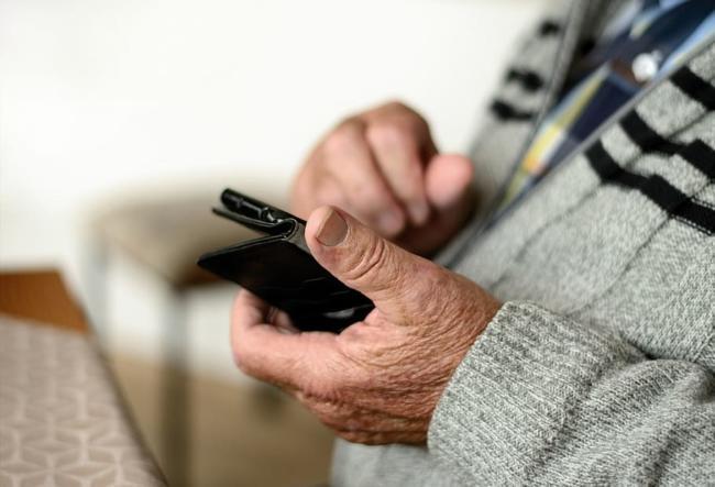 Smartphones para mayores que se sienten jóvenes