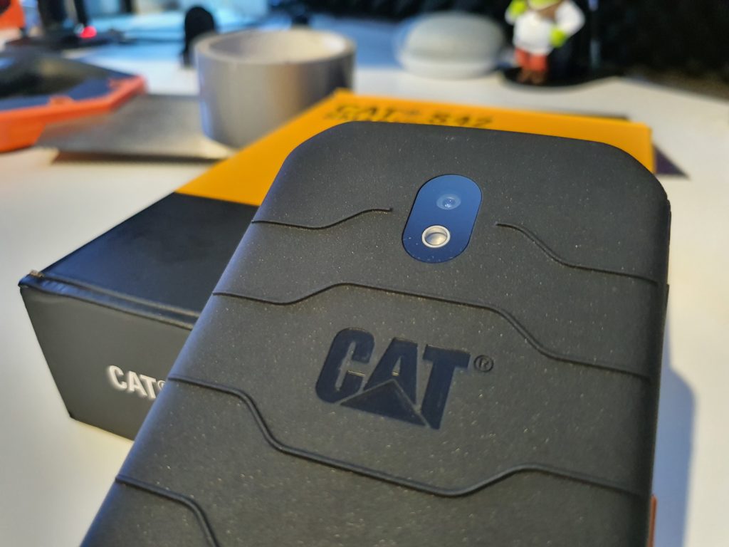 CAT S42: Un teléfono forjado por los enanos