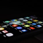 ¿Por qué hay tantas aplicaciones y teléfonos inteligentes que ofrecen un modo oscuro?