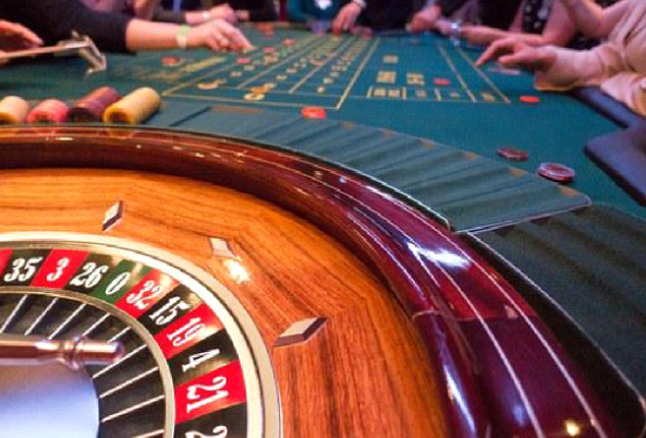 Formas innovadoras en que los casinos en línea interactúan con los jugadores
