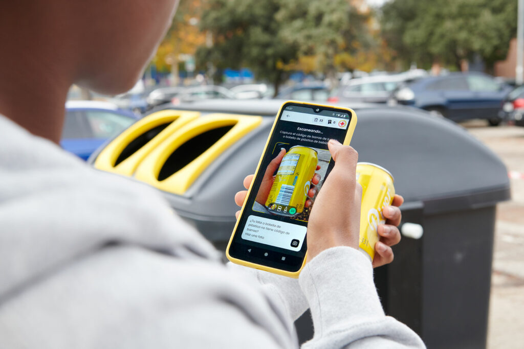 RECICLOS: la app de Ecoembes que te recompensa por reciclar en el contenedor amarillo y con la que puedes reforestar un espacio natural