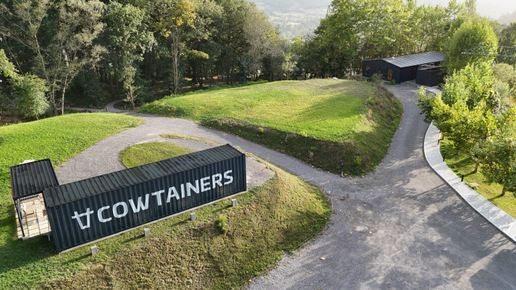 Cowtainers, el coworking asturiano que apuesta por la naturaleza y los contenedores reciclados