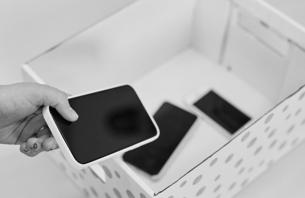 ¿Podrías aguantar todo un mes sin usar tu móvil? Phone Free February te reta