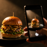 Comida a cambio de likes: así funciona BeHype, la app que conecta restaurantes e influencers