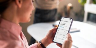 CaixaBank renueva su app corporativa e integra la contratación digital de productos para empresas